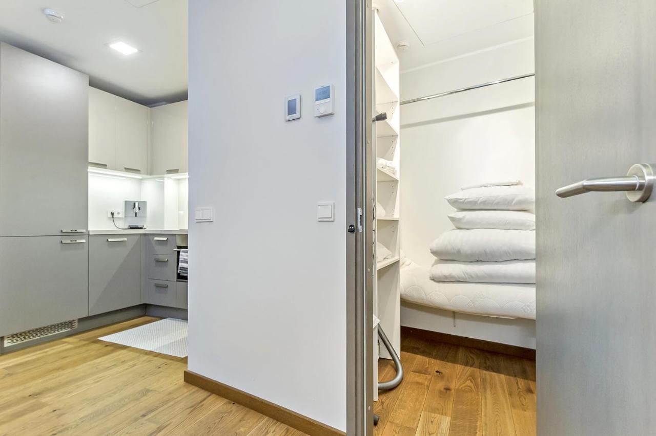 Luxuriously Furnished, Spacious Rotermanni Jewel Tallinn Buitenkant foto